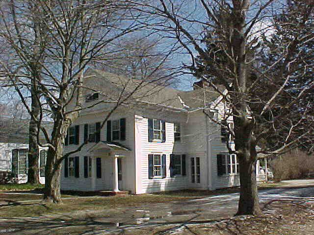 Building photograph for 318 MAIN STREET